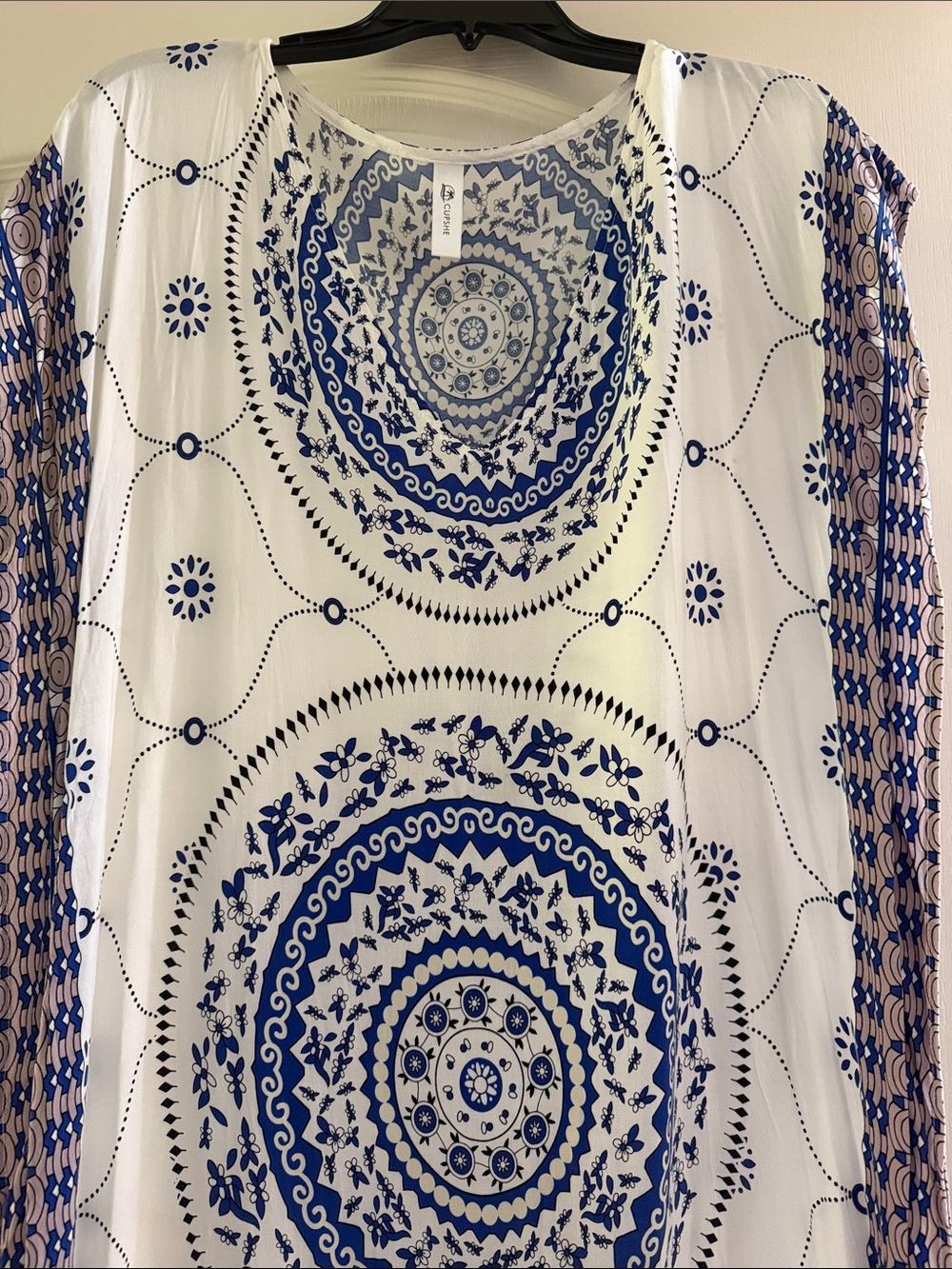 Cupshe Blue and White Mandala Wall Tapestry - Picture 3 of 4